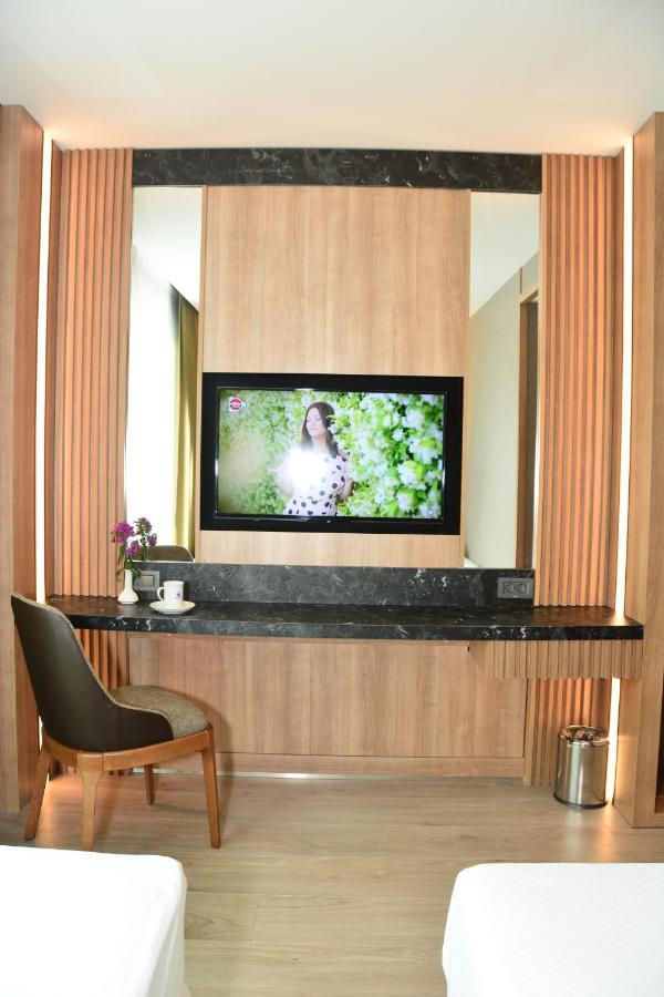 Radar Hotel Istanbul Exterior photo