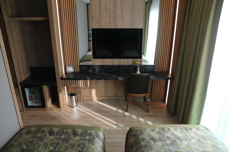 Radar Hotel Istanbul Exterior photo